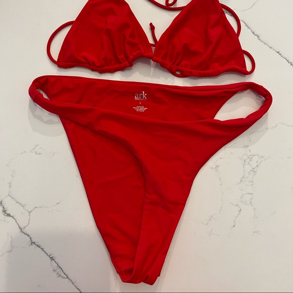 brand new !! never been worn Ark red bikini